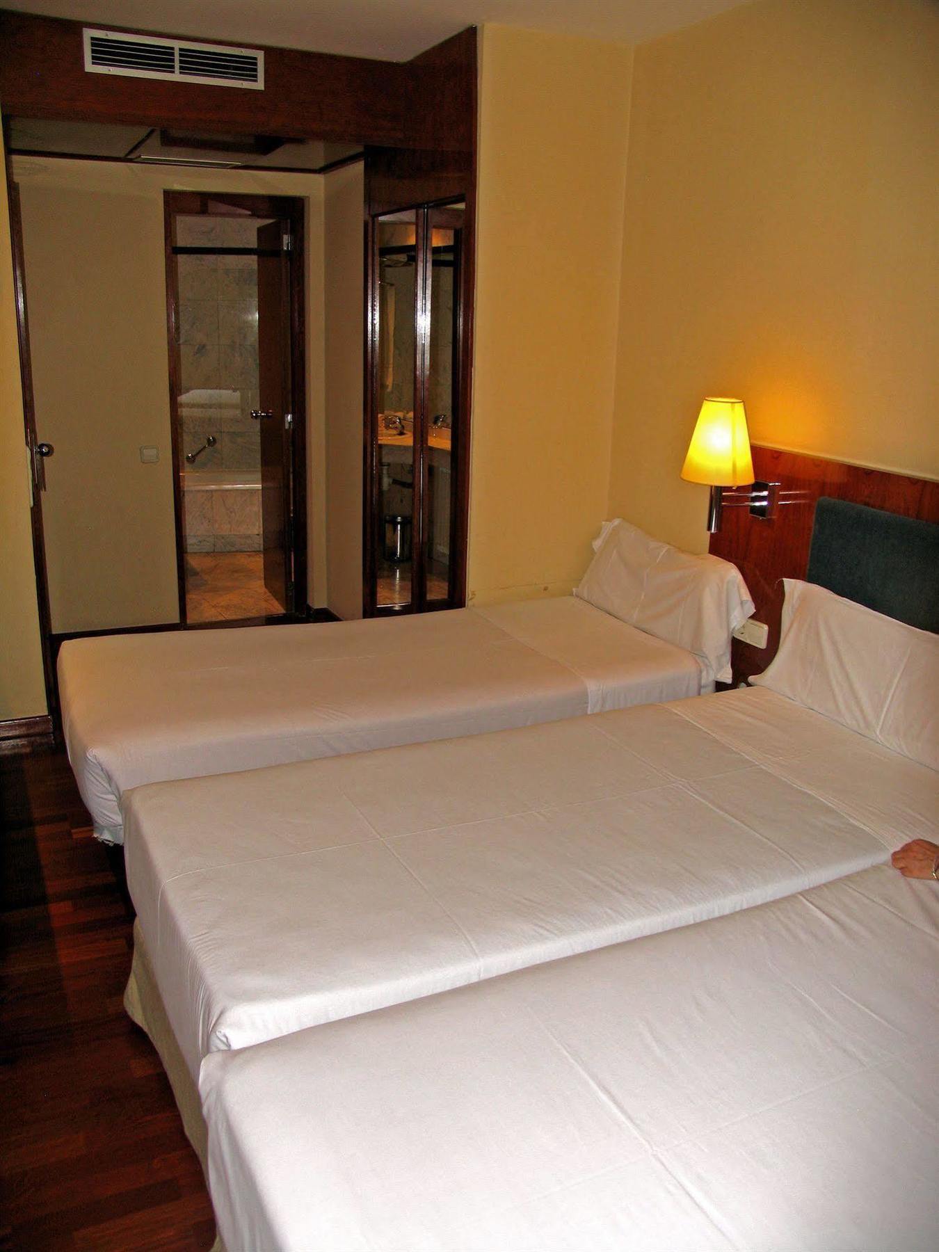 Hotel Pedralbes バルセロナ エクステリア 写真