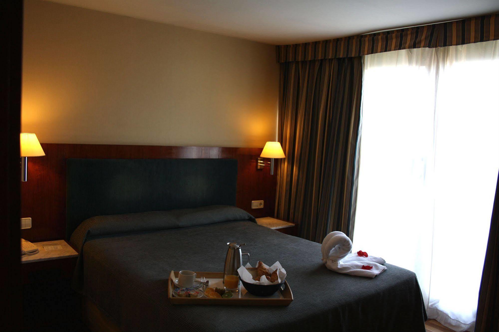Hotel Pedralbes バルセロナ エクステリア 写真