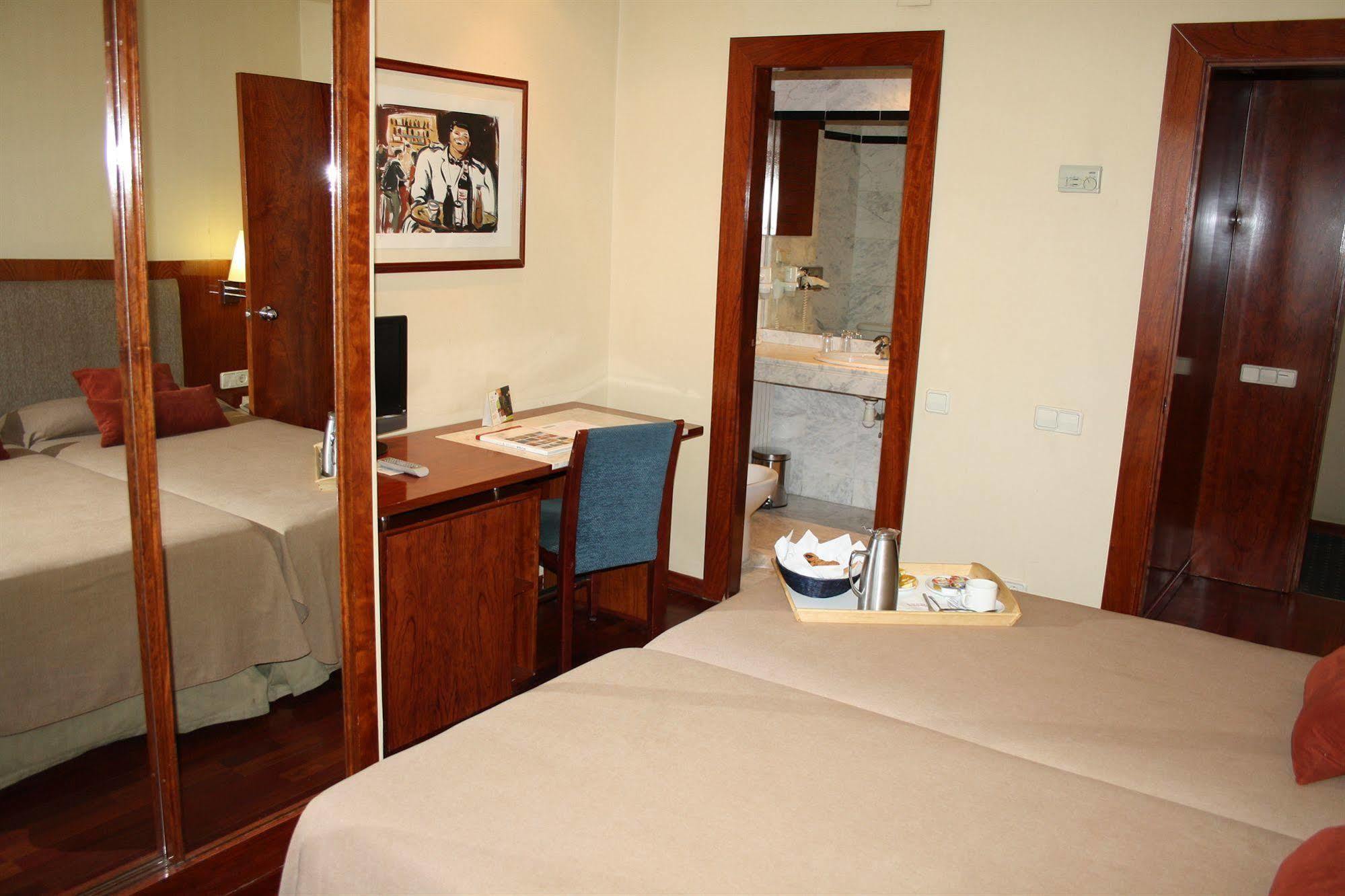 Hotel Pedralbes バルセロナ エクステリア 写真