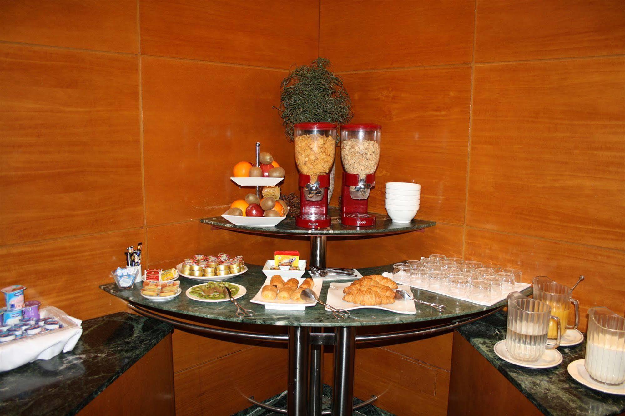 Hotel Pedralbes バルセロナ エクステリア 写真