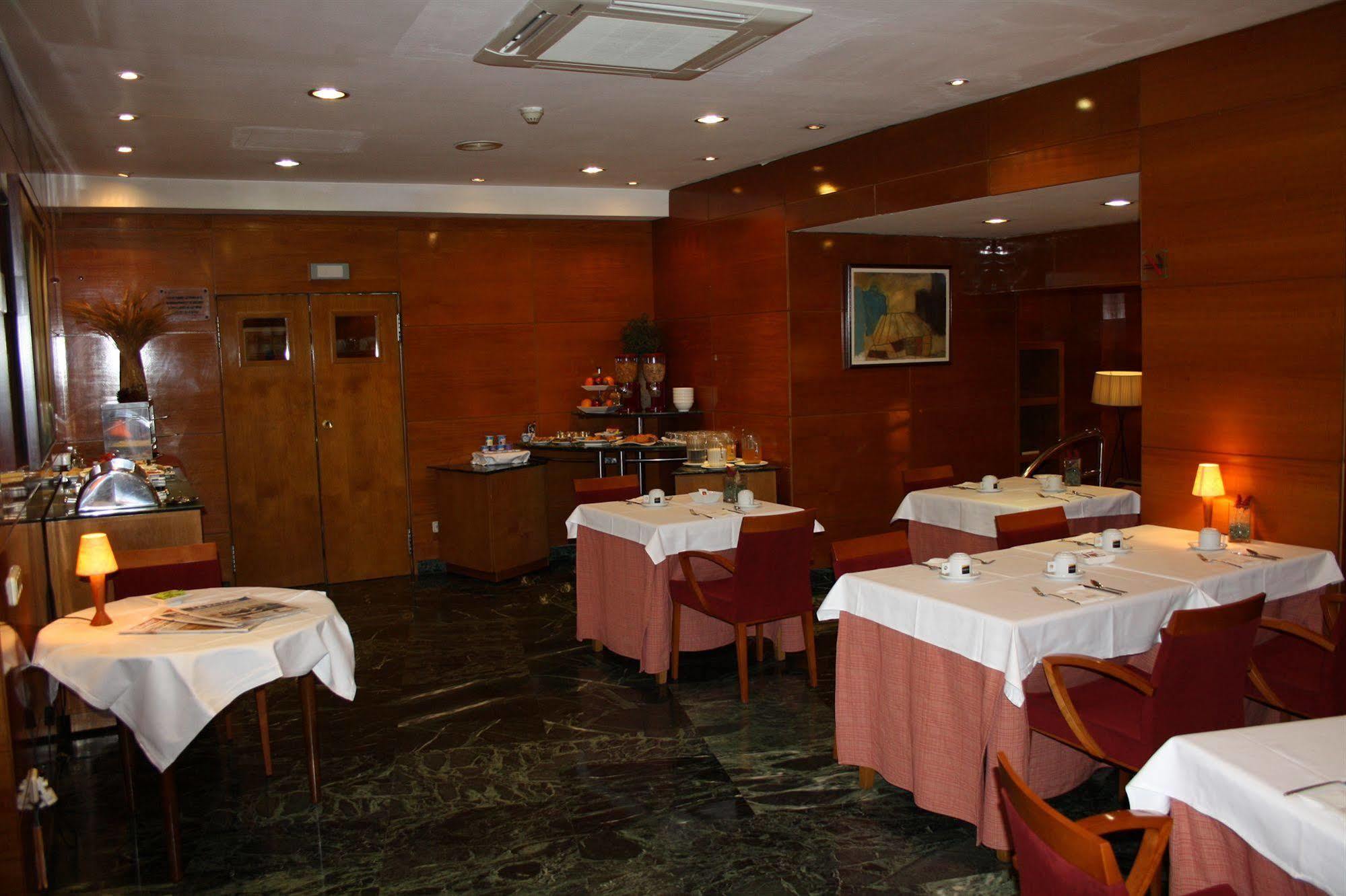 Hotel Pedralbes バルセロナ レストラン 写真