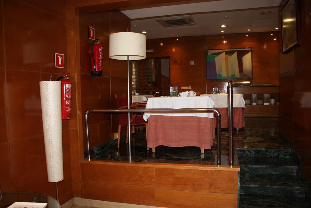 Hotel Pedralbes バルセロナ エクステリア 写真